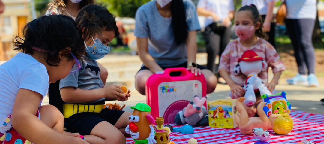 feira de trocas de brinquedos